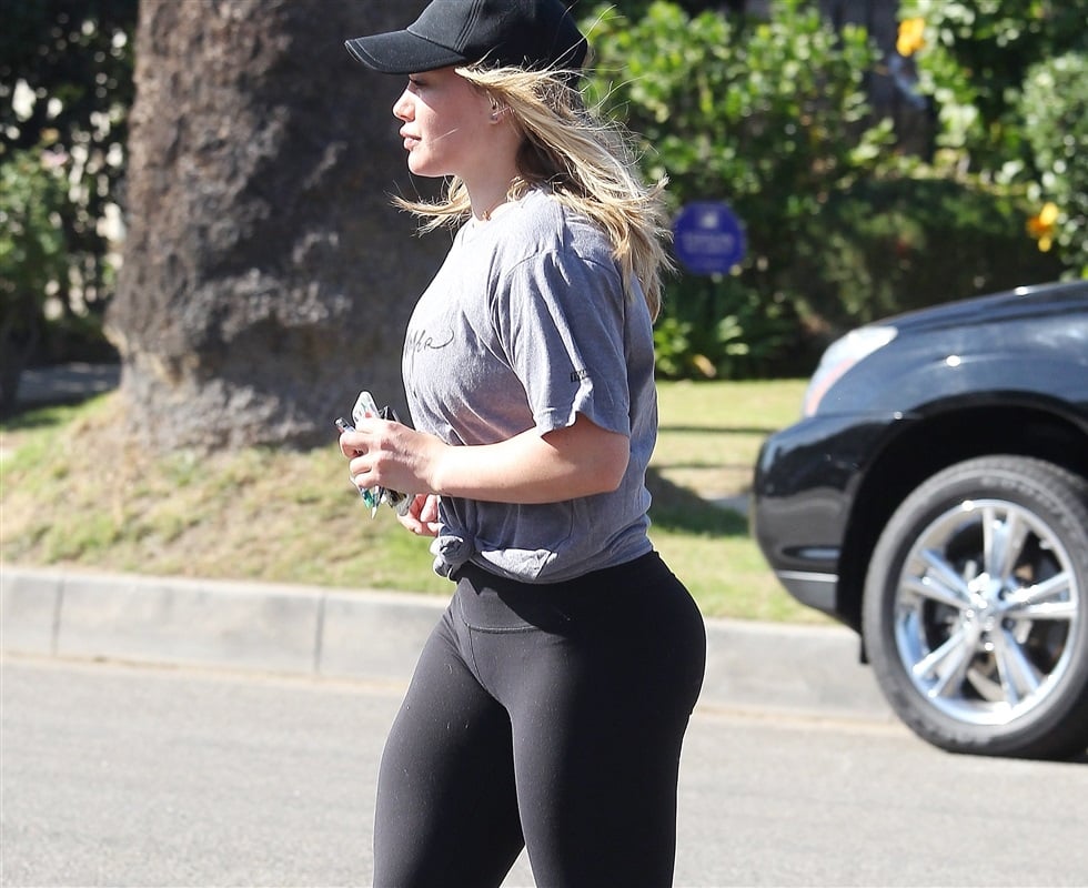 Hilary Duff S Powerful Ass In Leggings
