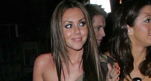 Amanda Bynes Flashes Her Breast