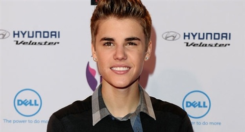 Justin Bieber’s Jew Bodyguard Sucker Punches Man