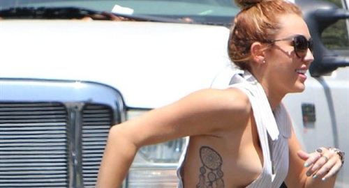 Miley Cyrus Shows Epic Sideboob