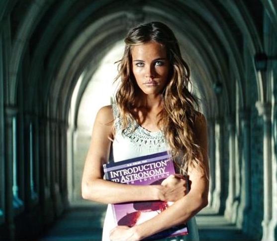 Isabel Lucas