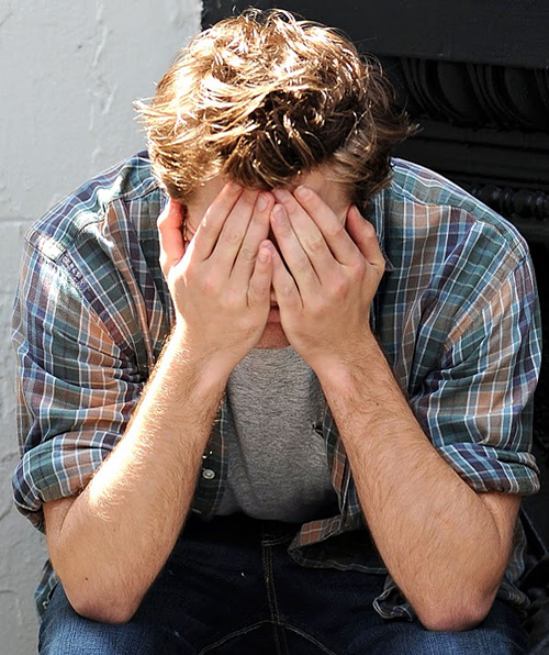 robert-pattinson-Hemorrhoids