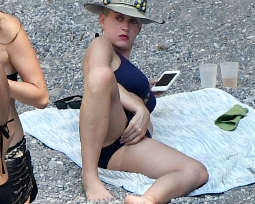 Katy Perry Fake Nude Pictures 26