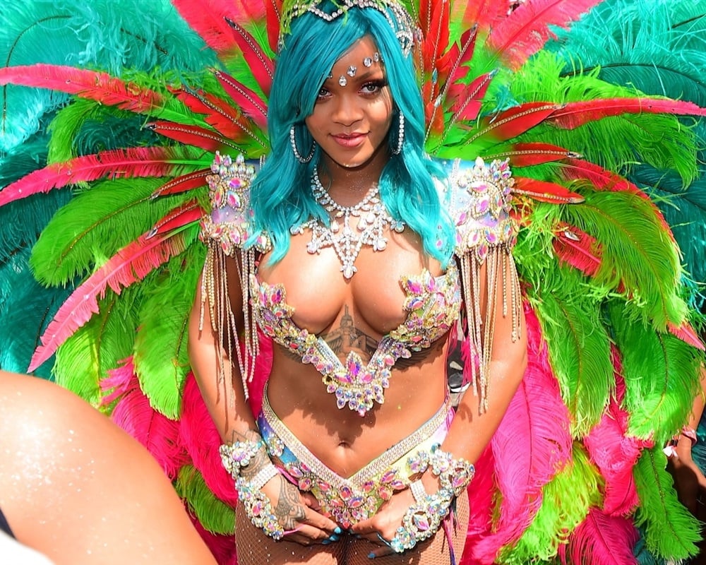 Rihanna S Fat Tits And Ass At A Mating Festival