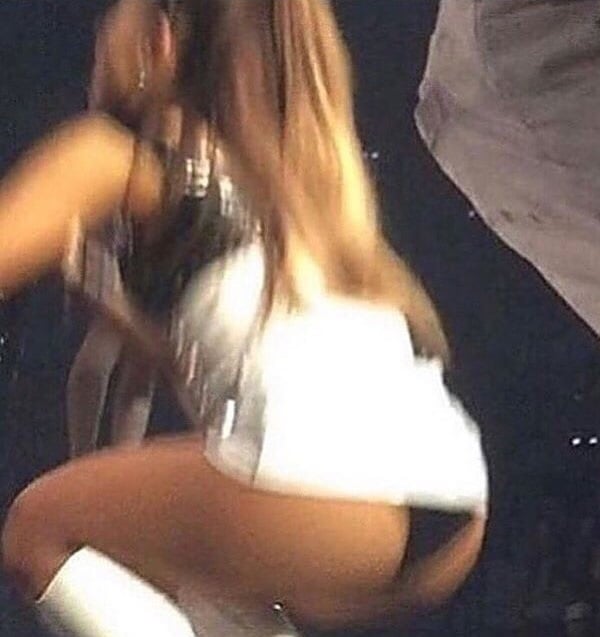 Naked butt ariana grande Ariana Grande