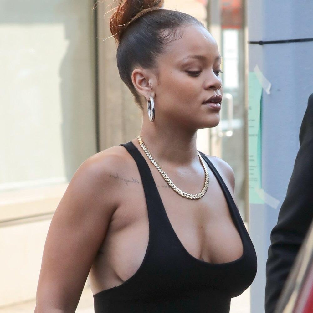 Rihanna S Fat Tits And Hard Nipple Pokies