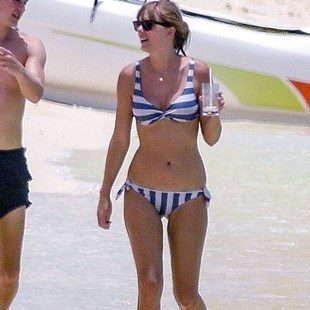 Taylor Swift Candid Bikini Beach Pics